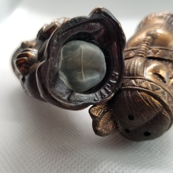 Vintage Brass or Copper( Plated) Native American Salt and Pepper Shakers. - Picture 10 of 10